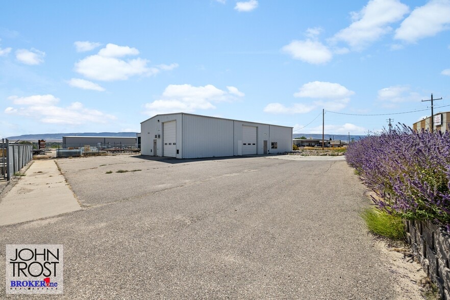 More Photos Of 781 Foster Rd, Casper Industrial For Lease