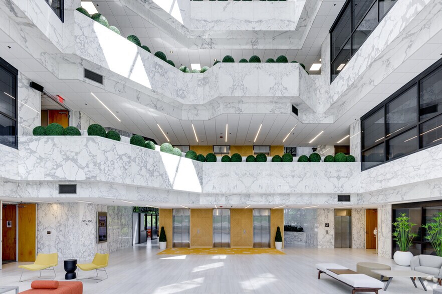 More Photos Of 901 North Lake Destiny Rd, Maitland Office For Lease