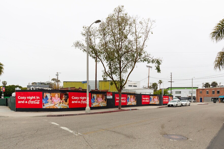 More Photos Of 891 Abbot Kinney Blvd, Venice Loft Creative Space For Sale