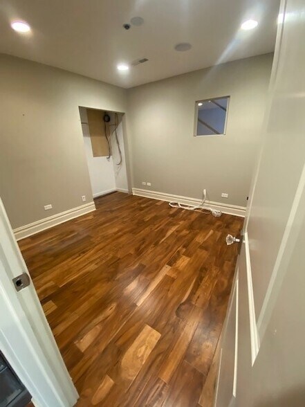 More Photos Of 7651-7657 W 100th Pl, Bridgeview Warehouse For Sale