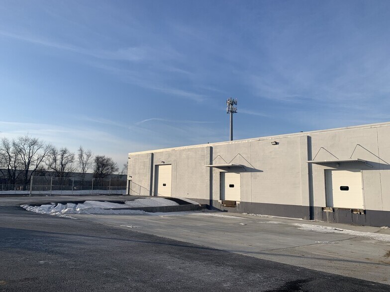 More Photos Of 1 Taylor Blvd, Mechanicsburg Manufacturing For Lease