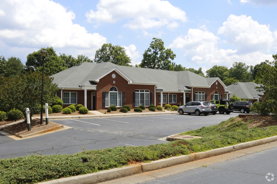 Primary Photo Of 555 Sun Valley Dr, Roswell Medical For Lease