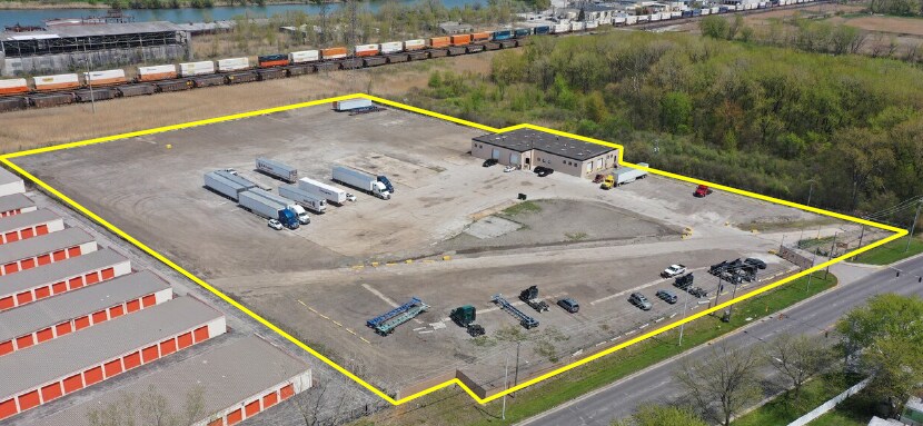 More Photos Of 2000 Dolton Rd, Calumet City Warehouse For Sale