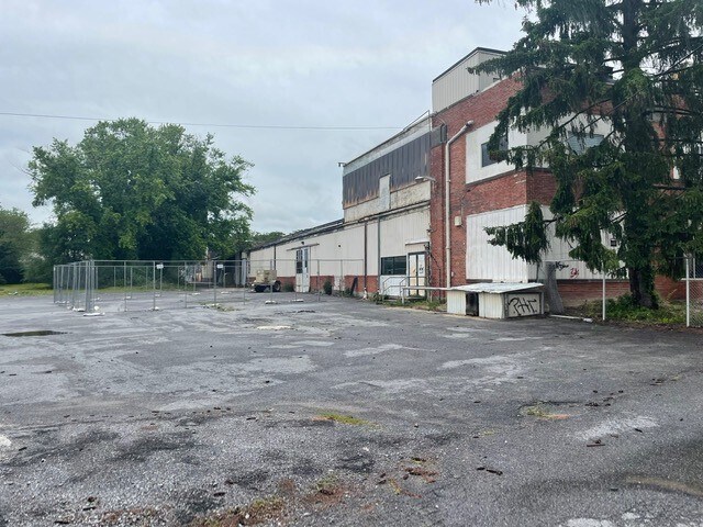 More Photos Of 881 Pennsylvania Ave, Hagerstown Warehouse For Lease