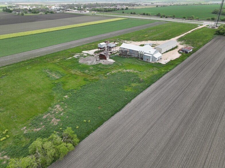 More Photos Of 24301 US-79, Thrall Land For Lease