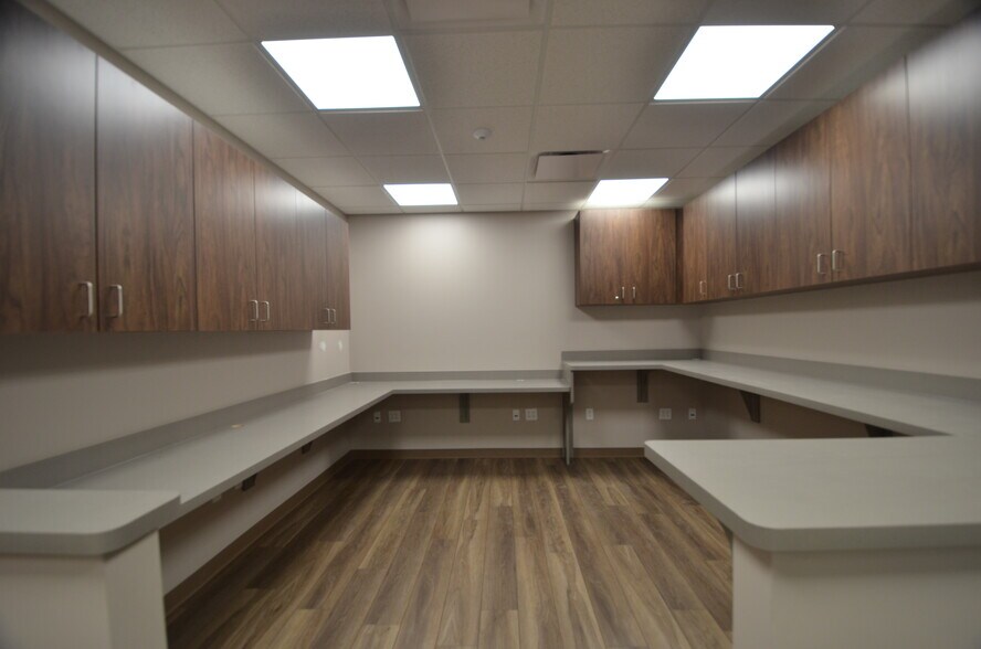 More Photos Of 194 W Park Cir, North Wilkesboro Medical For Sale