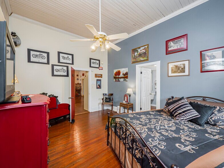 More Photos Of 1307 Wright St, Llano Freestanding For Sale