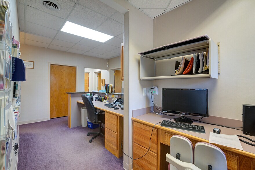 More Photos Of 1181 N Milford Rd, Milford Medical For Lease