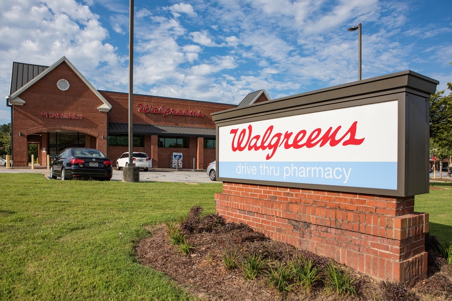 Primary Photo Of 3740 Cascade Rd SW, Atlanta Drugstore For Sale