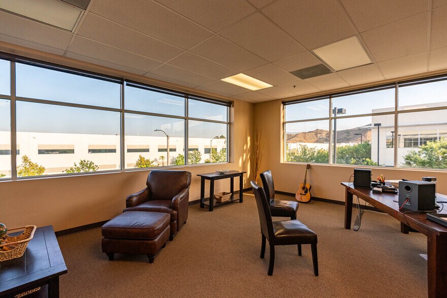 More Photos Of 29033 Avenue Sherman, Valencia Loft Creative Space For Sale