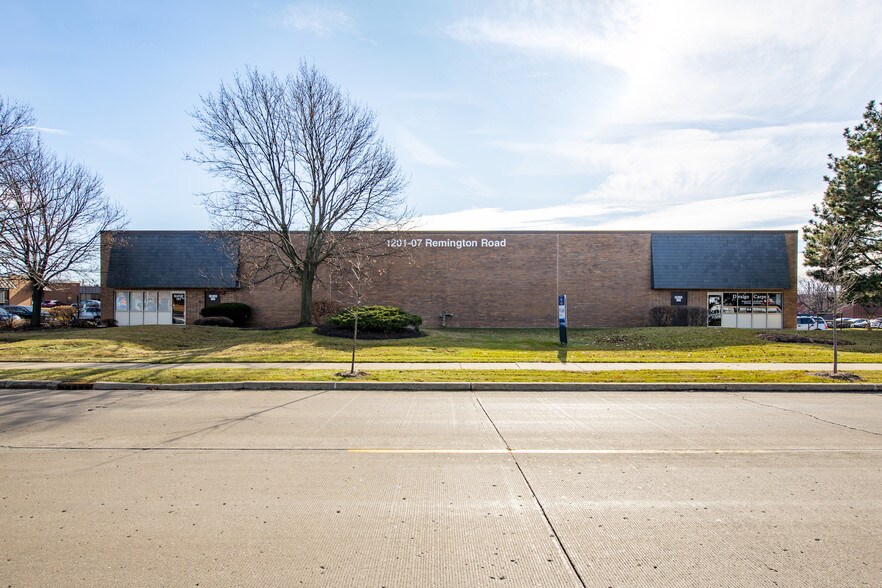 More Photos Of 1201-1207 Remington Rd, Schaumburg Warehouse For Lease