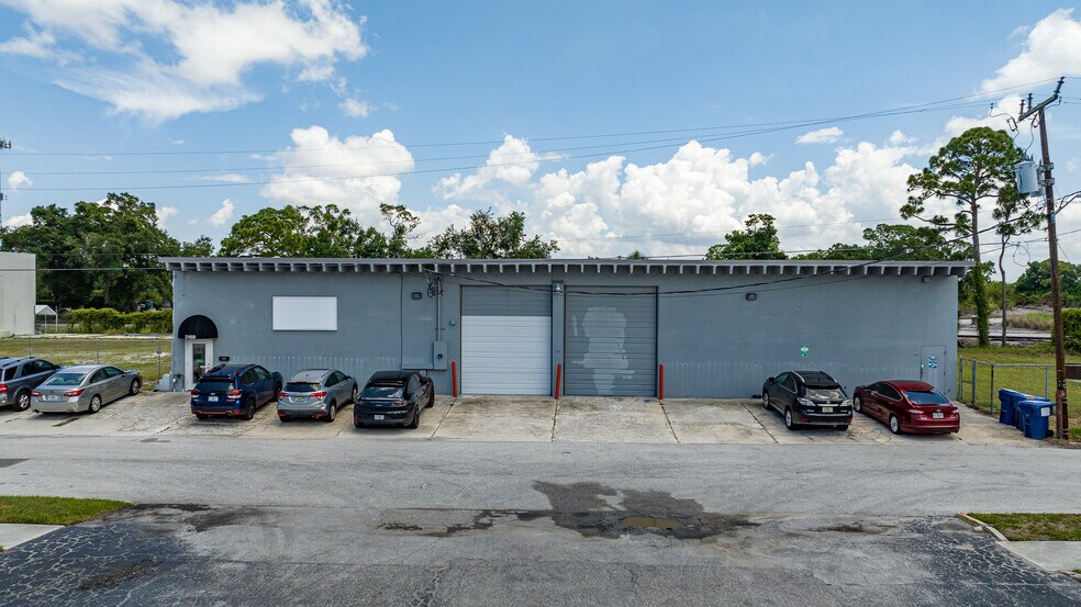 More Photos Of 2169 10th St, Sarasota Warehouse For Sale