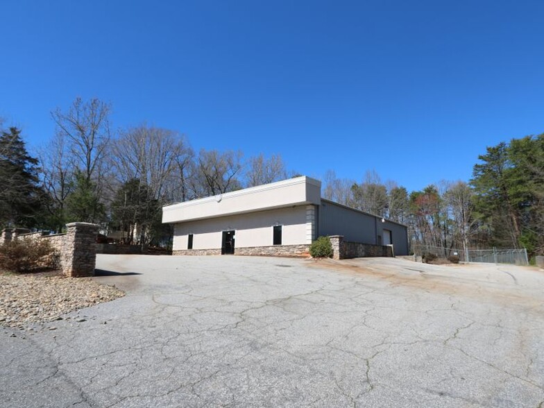 Primary Photo Of 107 Ben Hamby Ln, Greenville Light Distribution For Lease