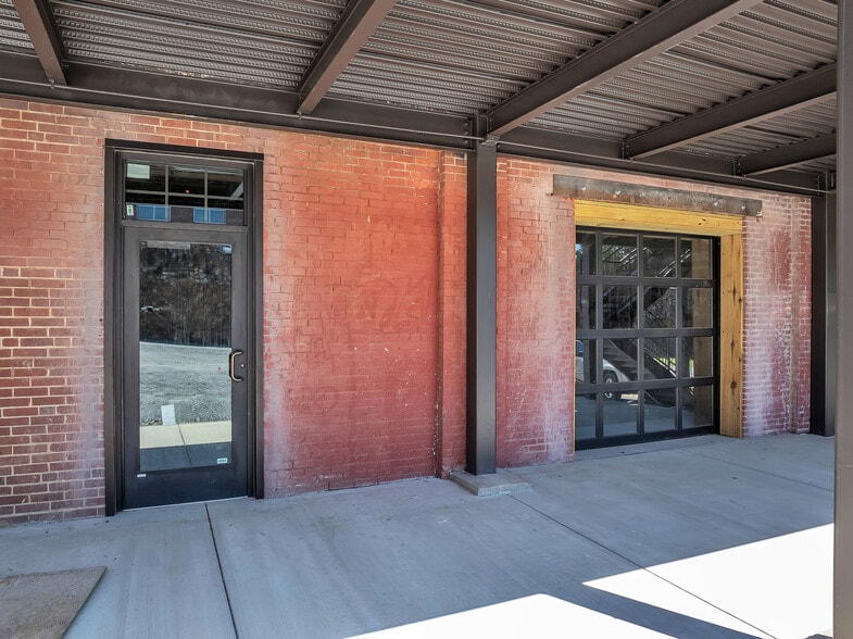 More Photos Of 201 S Court Street, Maryville General Retail For Lease