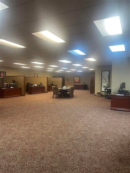 More Photos Of 210 SW Texas Ave, Lawton Warehouse For Sale