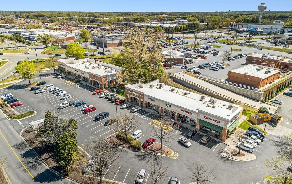 More Photos Of 598 River Hwy, Mooresville Unknown For Lease