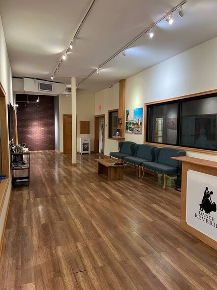 More Photos Of 75-79 E Jericho Tpke, Mineola Storefront Retail Office For Lease