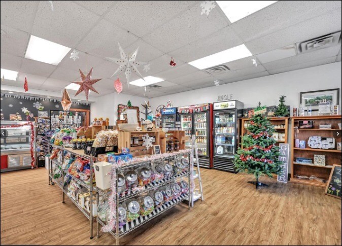 More Photos Of 100 Landenberg Rd, Landenberg Storefront For Sale