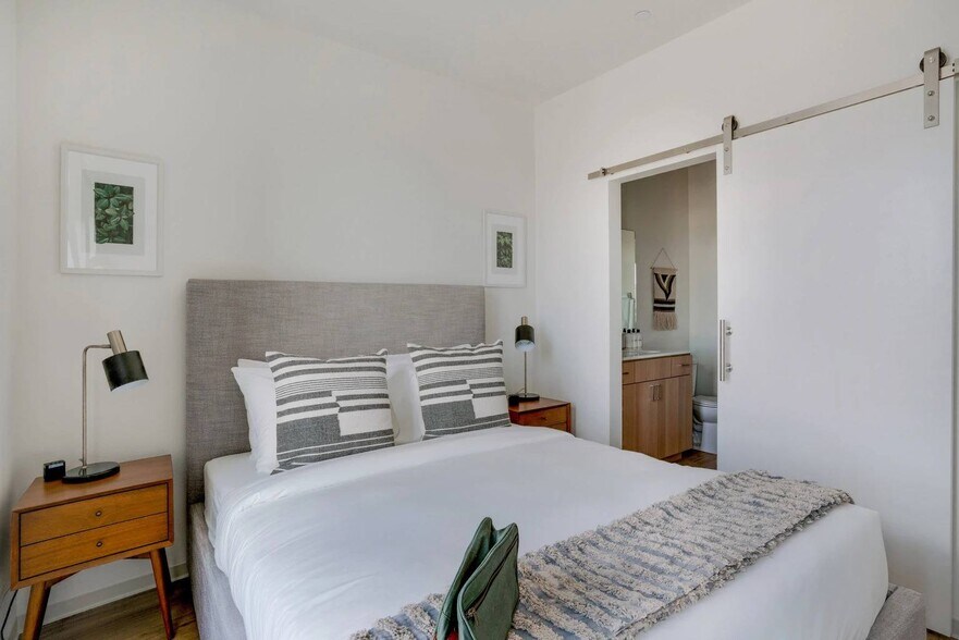 More Photos Of 3046 17th Ave W, Seattle Apartments For Lease