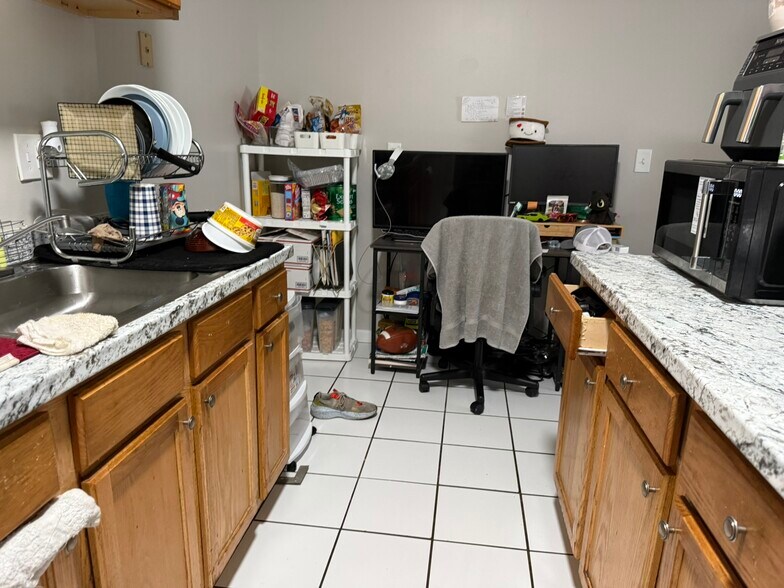 More Photos Of 554 Silas Deane Hwy, Wethersfield Apartments For Sale