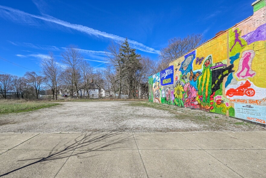 More Photos Of 314 Pioneer St, Akron Storefront For Sale