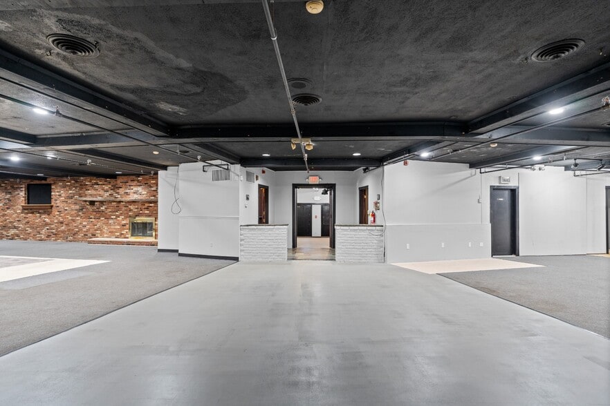 More Photos Of 50 Pleasant St, Norton Storefront Retail Office For Lease