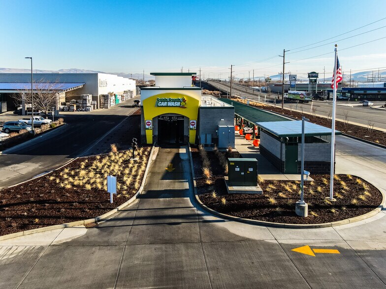 More Photos Of 9 W Valley Mall Blvd, Yakima General Retail For Sale