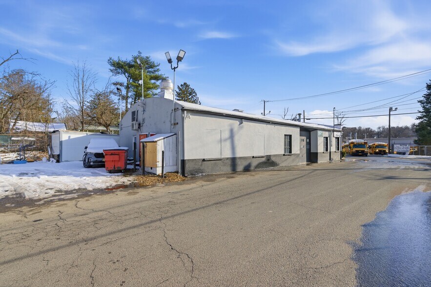 More Photos Of 59 W Church St, Spring Valley Auto Repair For Sale