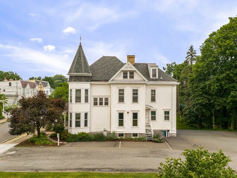 More Photos Of 437 E Allen St, Hudson Office For Sale