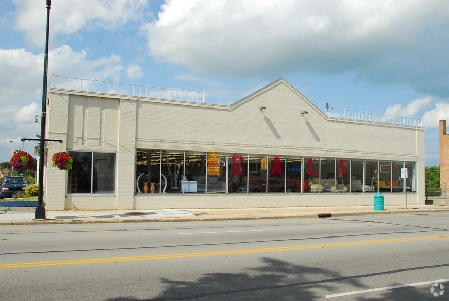 More Photos Of 1610 Washington Ave, Racine Freestanding For Lease