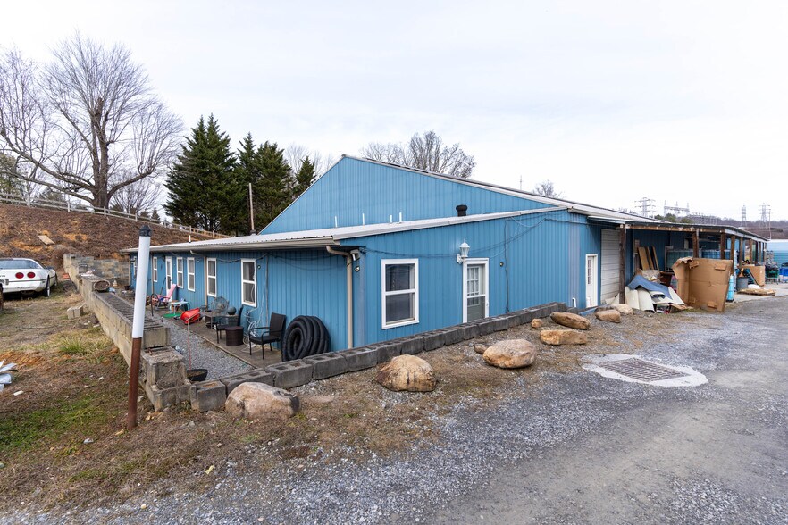 More Photos Of 16120 Porterfield Hwy, Abingdon Freestanding For Sale