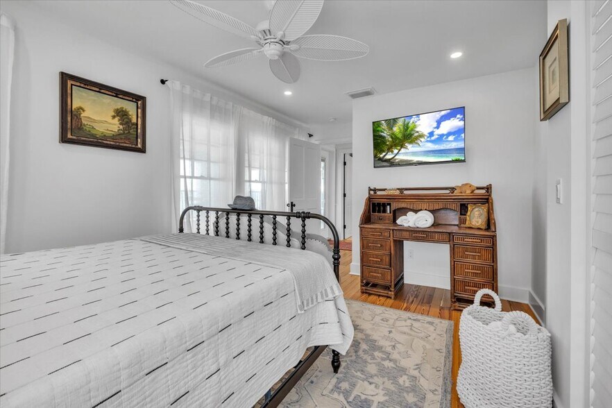 More Photos Of 8241 Main St, Bokeelia General Retail For Sale