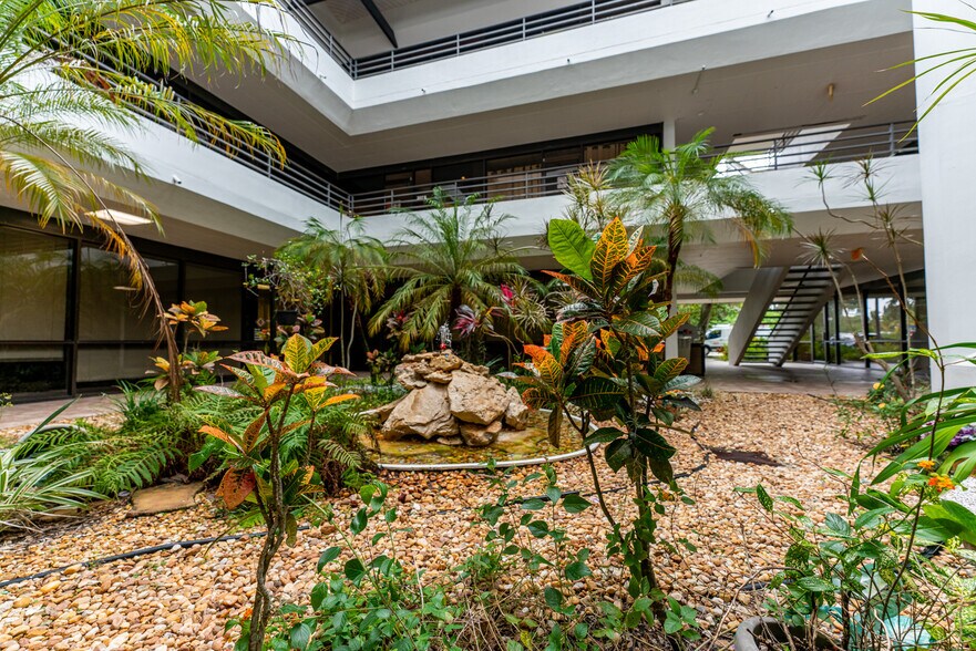 More Photos Of 2477 Stickney Point Rd, Sarasota Office For Sale