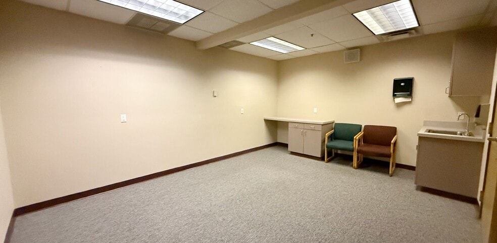 More Photos Of 4700 Jefferson St NE, Albuquerque Medical For Lease