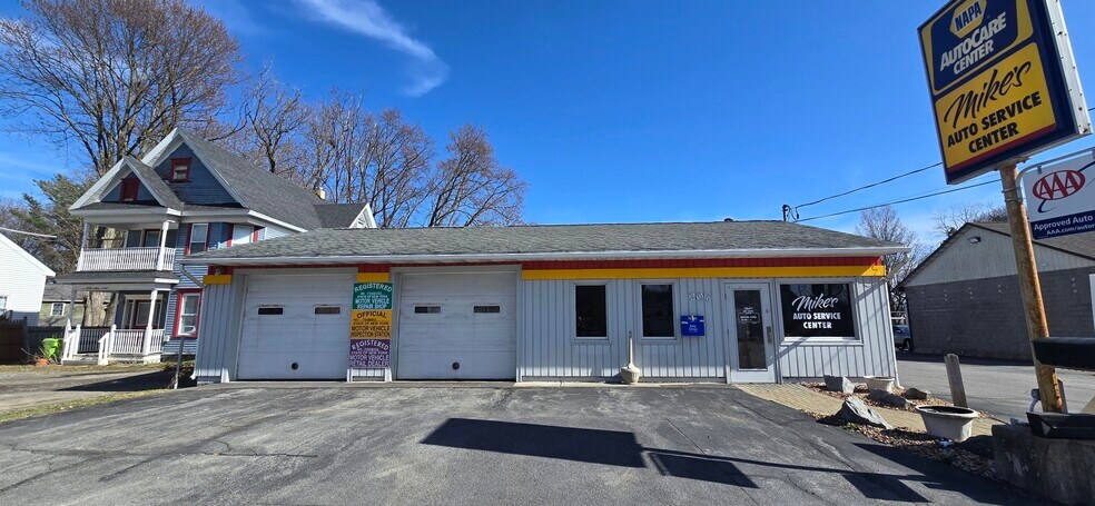 Primary Photo Of 207 South Bay Rd, North Syracuse Auto Repair For Lease