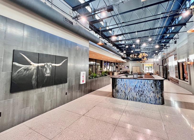 More Photos Of 206 N Milam St, Fredericksburg General Retail For Lease