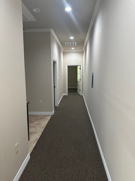 More Photos Of 7625 Bellaire Dr S, Fort Worth Office For Lease