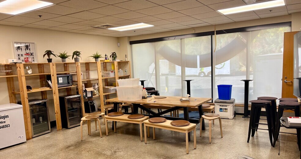 More Photos Of 23 Rainin Rd, Woburn Distribution For Lease