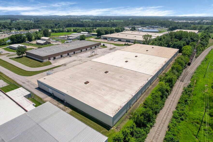 More Photos Of 2051 James Pky, Heath Warehouse For Lease