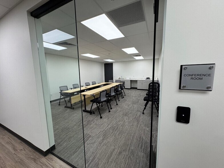 More Photos Of 2318 Center St, Deer Park Office For Lease