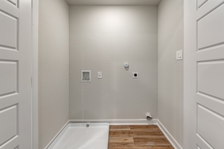 More Photos Of 723-735 Abigail Aly, San Antonio Multifamily For Sale