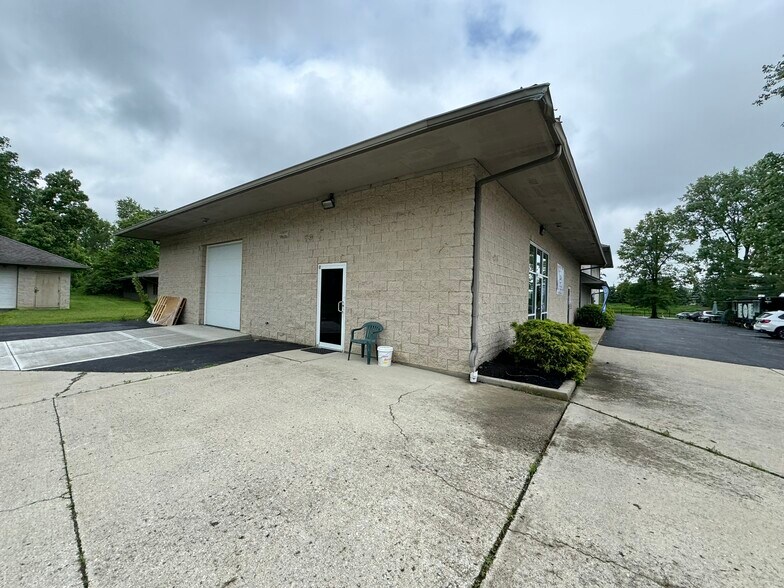 More Photos Of 171 Green Meadows Dr S, Lewis Center Office Residential For Sale