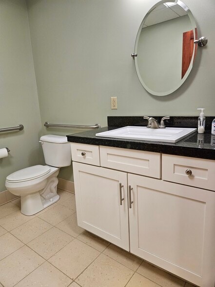 More Photos Of 2416 Pennsylvania Ave, Weirton Medical For Lease