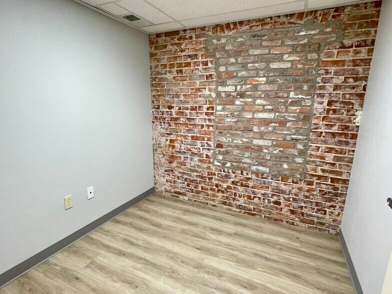 More Photos Of 1250-1252 FULTON St, Fresno Storefront Retail Office For Lease