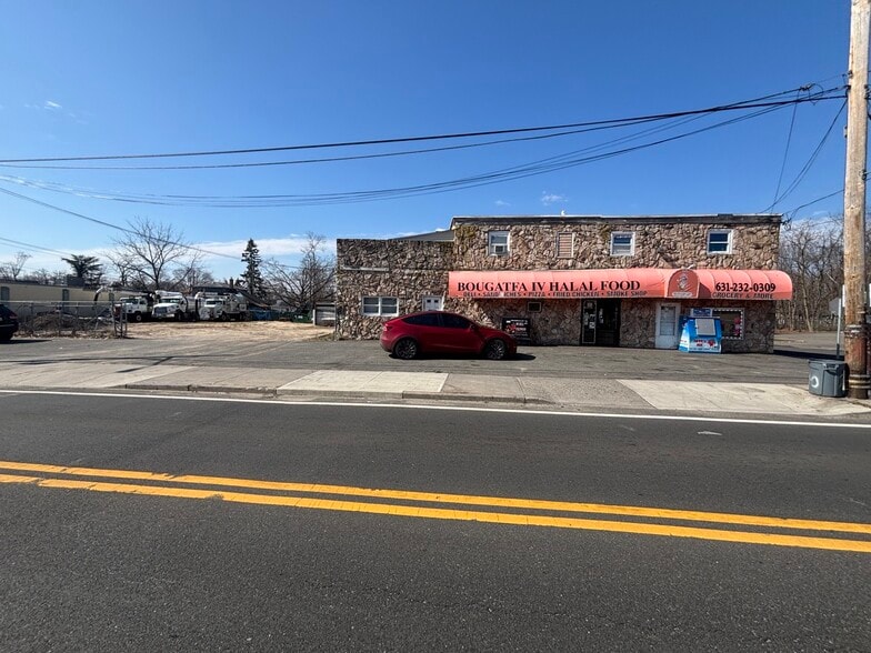 More Photos Of 125 Carleton Ave, Central Islip Freestanding For Sale