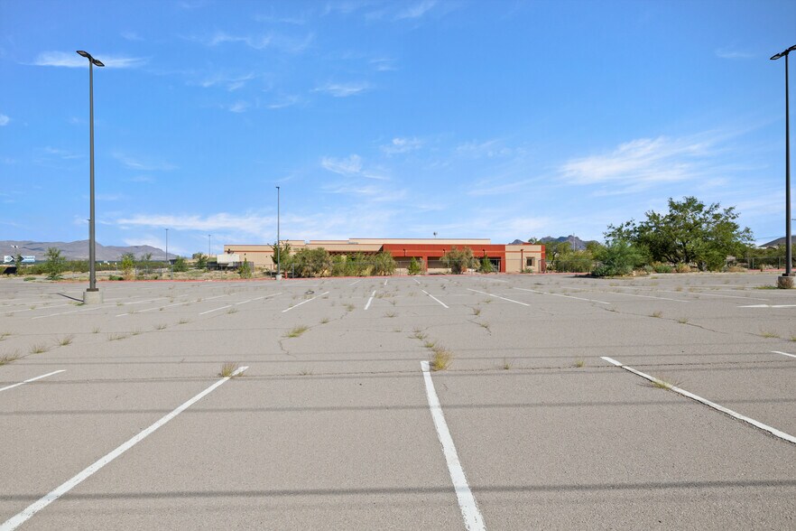 More Photos Of 4201 Del Rey Blvd, Las Cruces Office For Sale