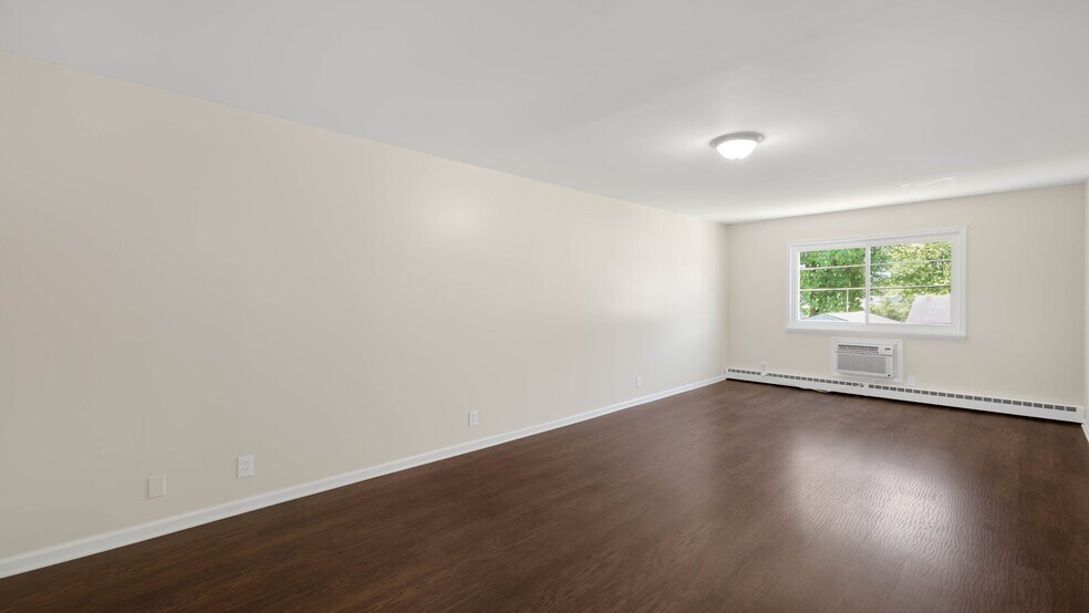 More Photos Of 1480 Parkwood Ave, Ypsilanti Apartments For Sale