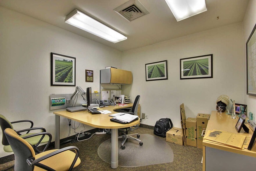 More Photos Of 911-915 Blanco Cir, Salinas Office For Lease