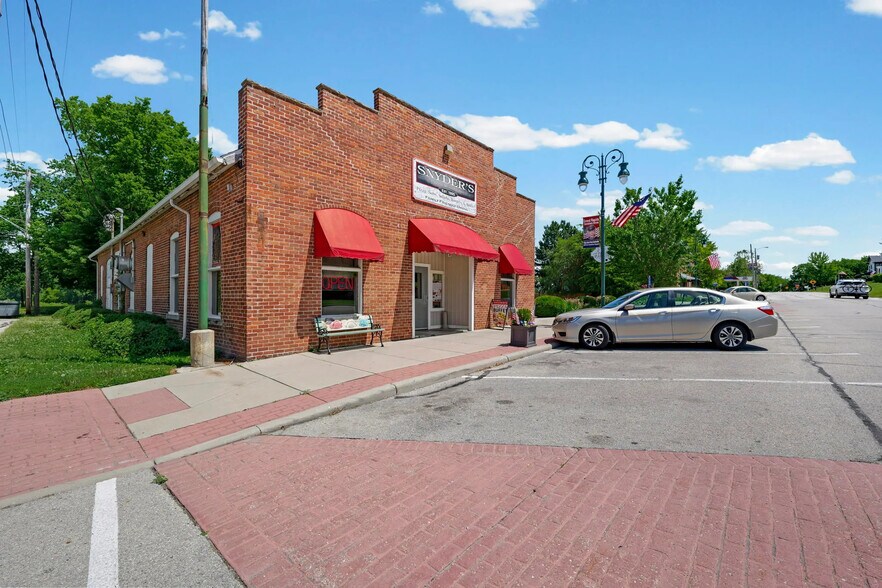 More Photos Of 24098 Front St, Grand Rapids Restaurant For Sale