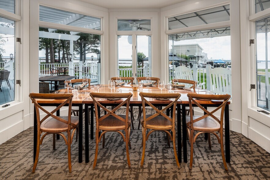 More Photos Of 738 E Main St, Belhaven Hotel For Sale